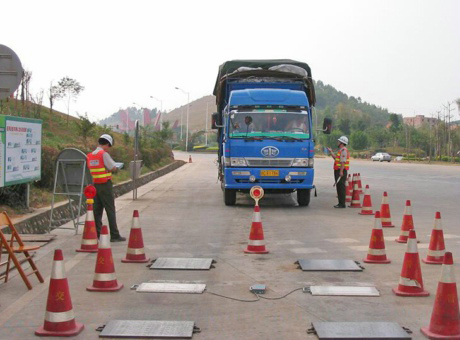軸重秤-高速公路交警專用地磅、便攜式公路超載檢測系統